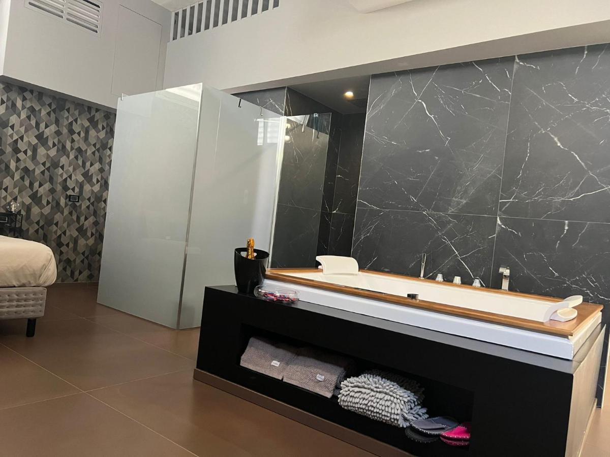 Suite Luxurya Bari Exterior photo